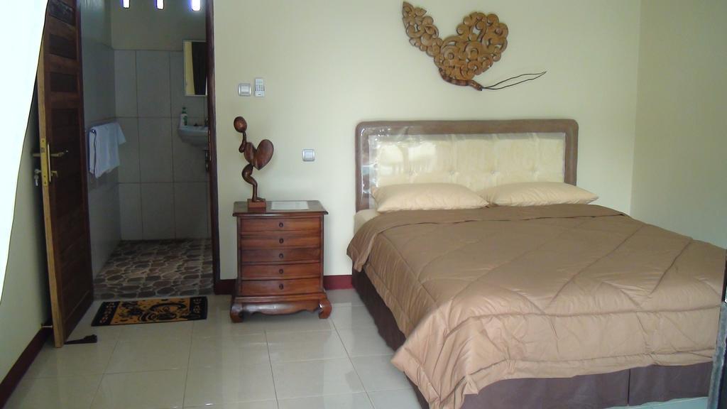 Villa Yukie Senggigi Montongbuwoh Pokoj fotografie